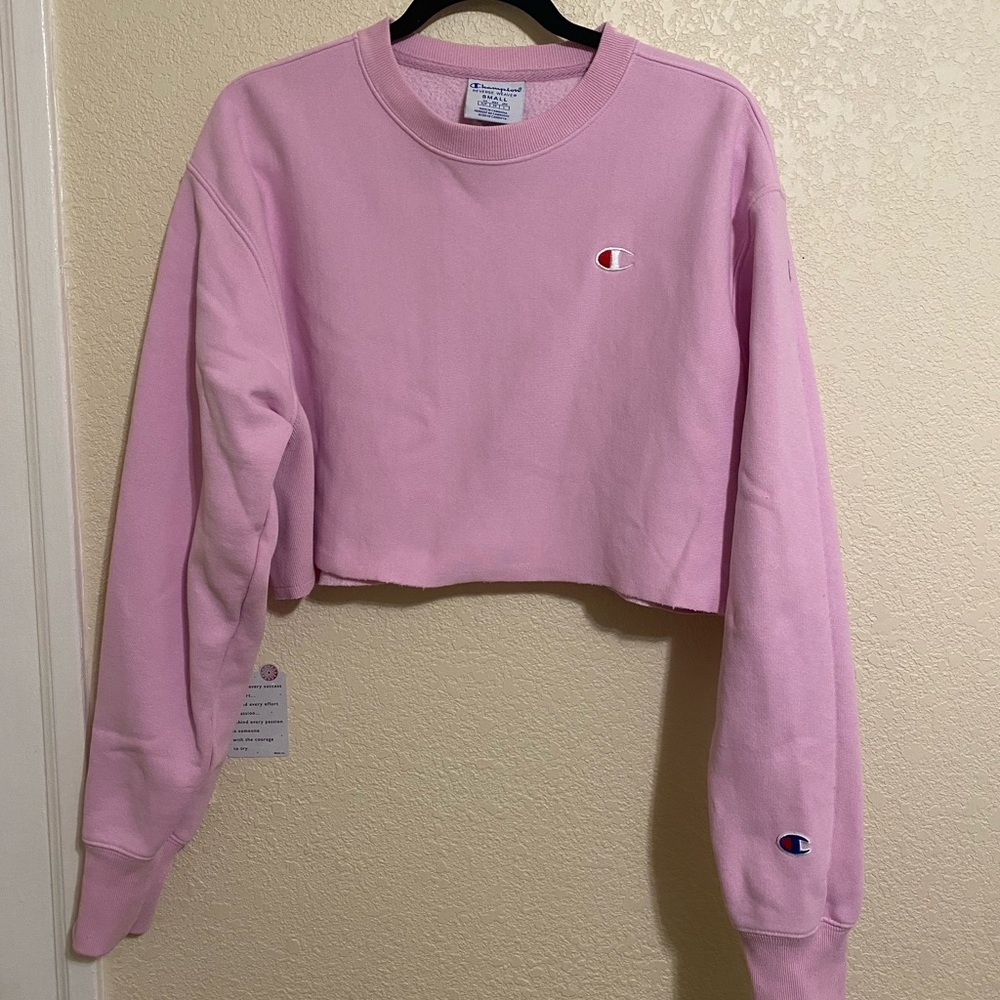 champion // cropped light pink sweater 💞